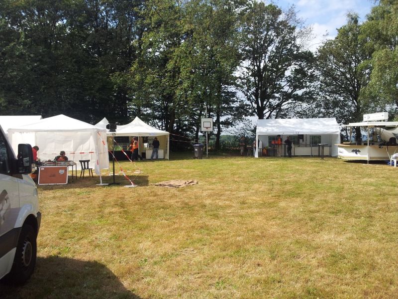 Datei:Festivalgelände Röbbeck Röcks 2012.jpg