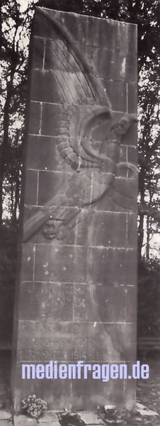 Datei:Kriegerdenkmal Ehrenmal.jpg